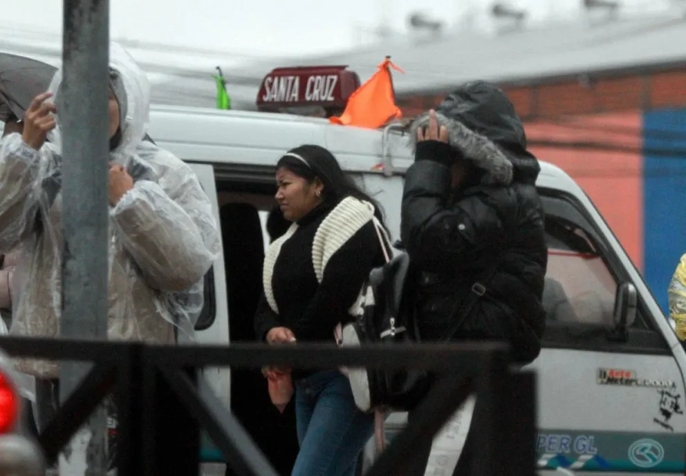 Recomiendan a la población abrigarse y evitar cambios bruscos de temperatura. Foto. APG