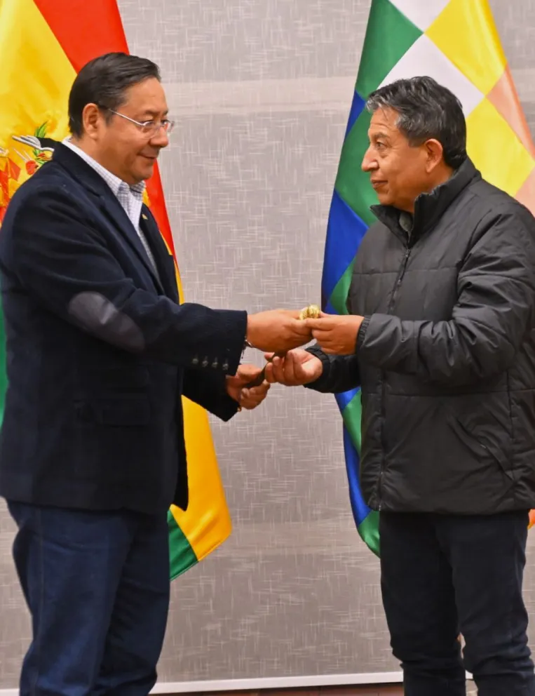 El mandatario viajó esta jornada a Rusia. Foto: Lucho Arce (Facebook)