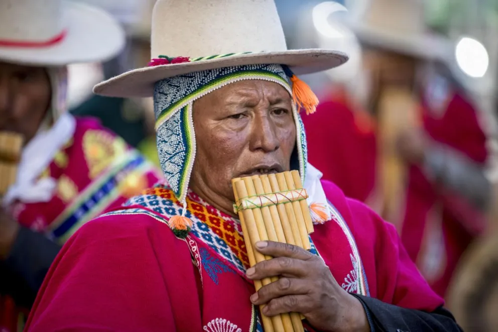 Comunarios participan en una marcha, este martes en La Paz (Bolivia). Foto: EFE