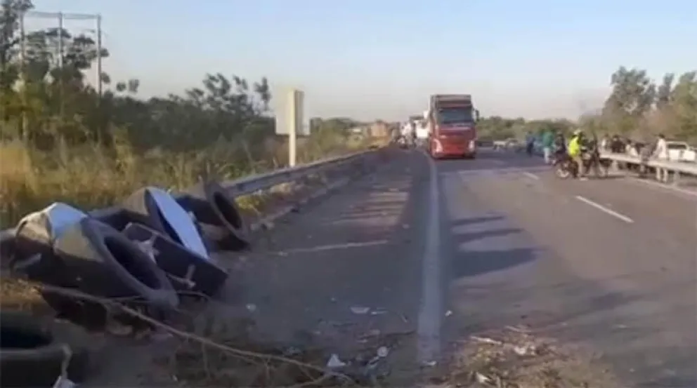 Levantan bloqueo en la carretera nueva Cochabamba - Santa Cruz. Foto: DTV