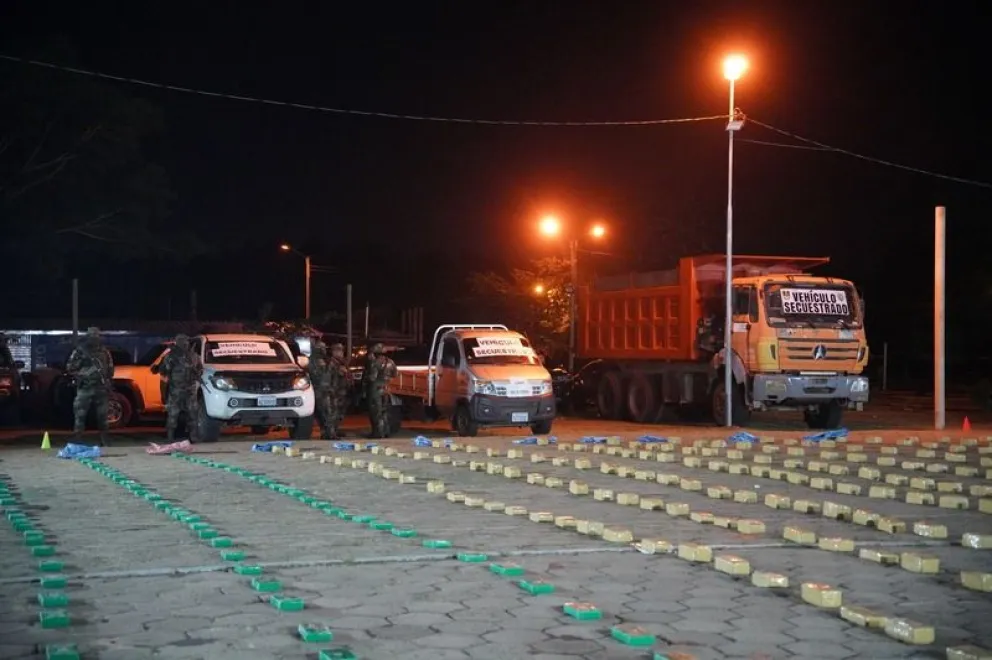 La droga incautada en el operativo. Foto: Ministerio de Gobierno / ABI