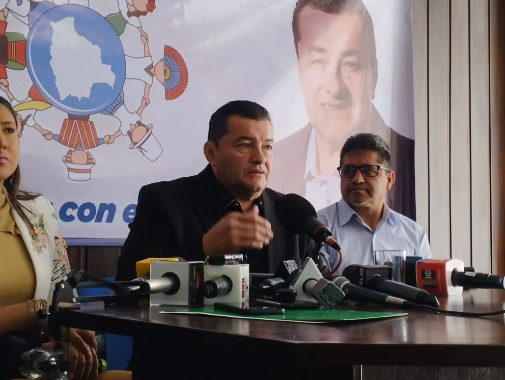 El alcalde de Santa Cruz, Jhonny Fernández, abordará el tema electoral desde octubre. El burgomaestre lidera la UCS. Foto: DTV