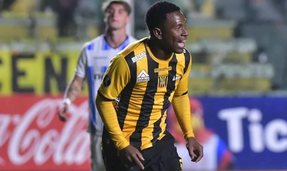 Bryan Angulo celebra un gol para el Tigre en Copa Libertadores. Foto: APG 