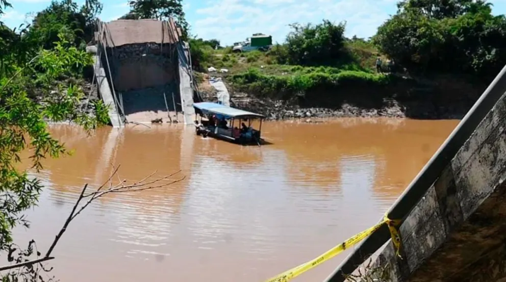 El puente colapsado en Santa Ana de Yacuma. Foto: Gobernación de Beni.