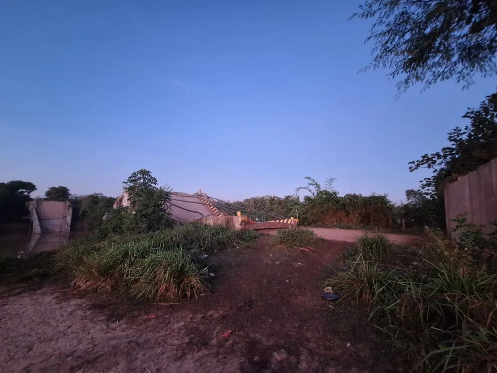 El puente colapsado en el municipio de Santa Ana de Yacuma. Foto: Unitel