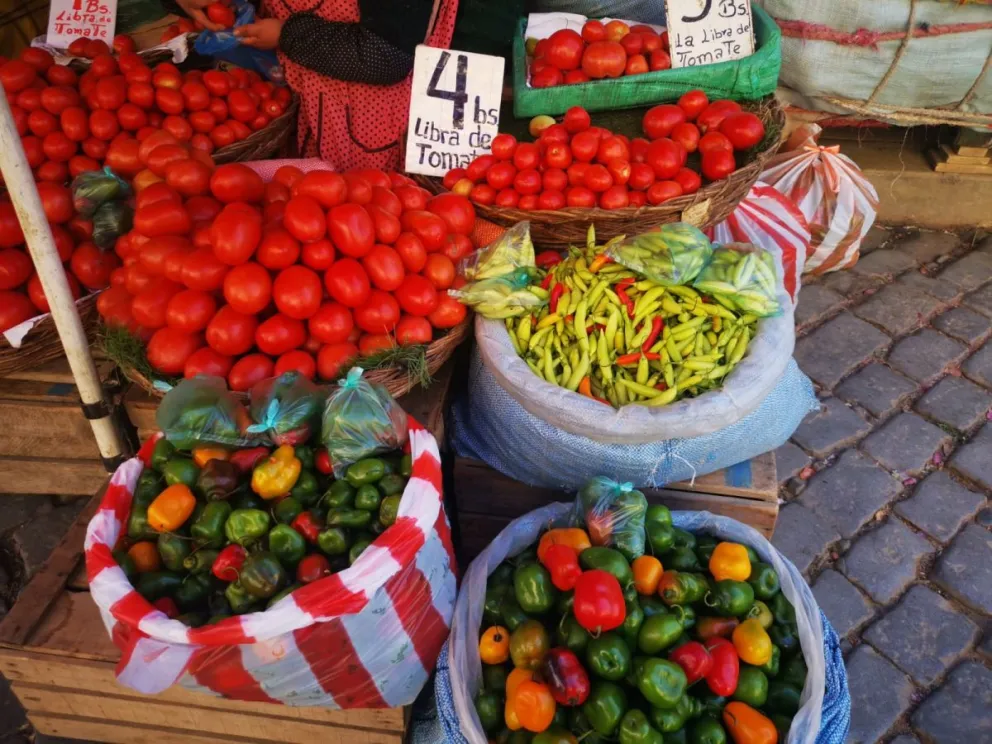 El tomate, locoto y otros productos subieron de precio en los mercados. Foto: Marco Belmonte
