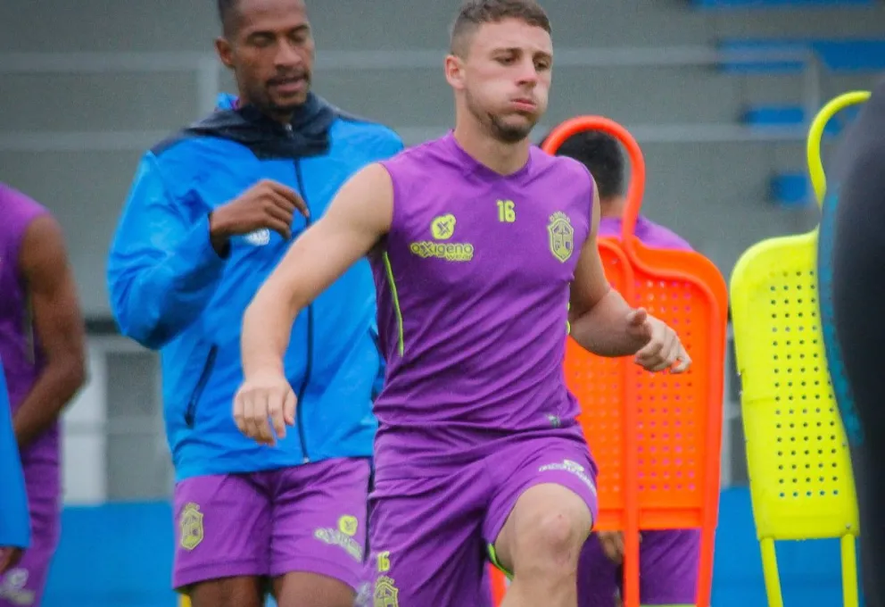El argentino Felipe Pasadore en un entrenamiento con CD San Antonio. Foto CD San Antonio