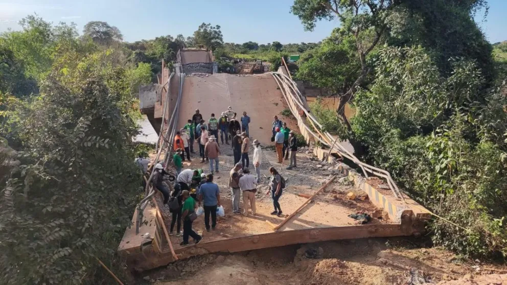 El puente colapsado en Santa Ana, Beni. Foto: Defensoría del Pueblo