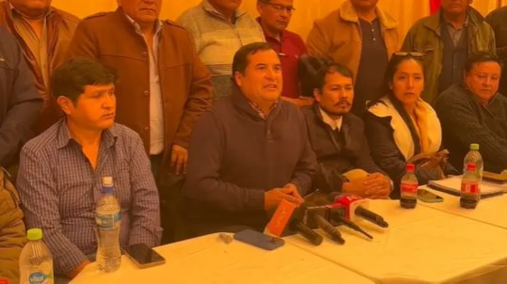 Dirigentes del transporte pesado en un ampliado. Foto: RRSS