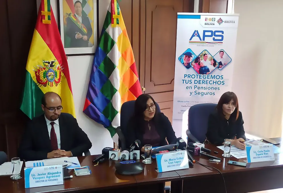 La directora de la APS, María Esther Cruz López, en una conferencia de prensa el 5 de mayo. Foto: APS.