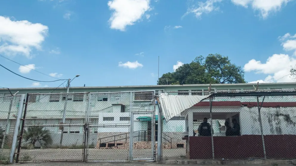Fotografía del exterior de la Cárcel Nacional de Maracaibo, más conocida como Cárcel de Sabaneta, este lunes en Maracaibo (Venezuela). Foto: EFE