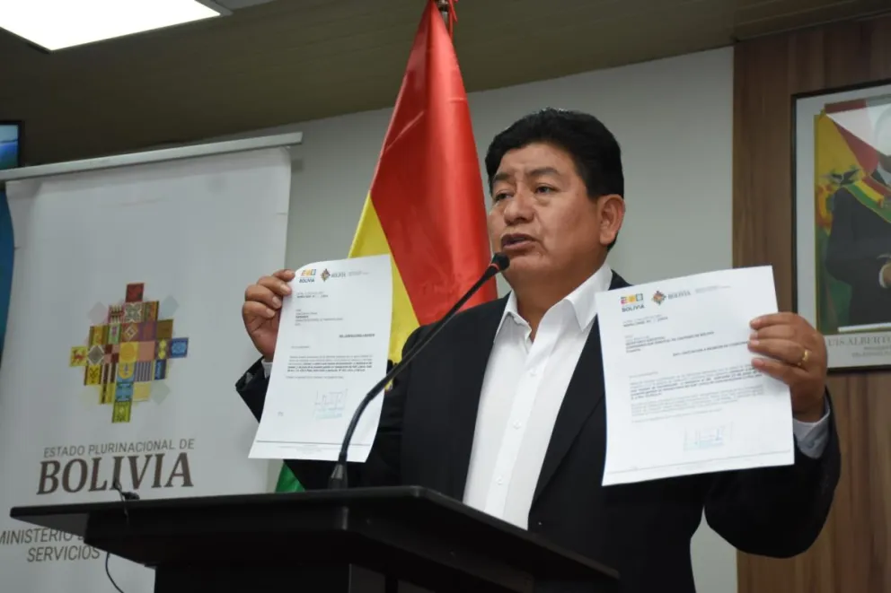 El ministro de Obras Públicas, Edgar Montaño durante sus declaraciones de hoy. Foto: APG