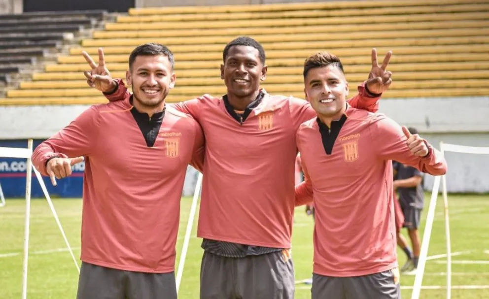Velásquez (izq.), Angulo y López estarán presentes el viernes en Achumani. Foto: club The Strongest