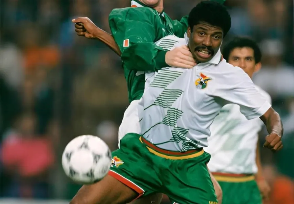 Mario Pinedo en uno de los partidos de preparación que tuvo la verde en 1994. Foto: MP