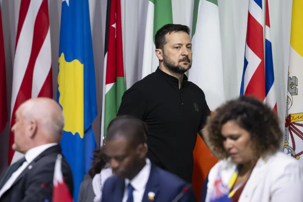 El presidente de Ucrania, Volodimir Zelenski, a su llegada a la cumbre por la paz en Suiza. Foto: EFE