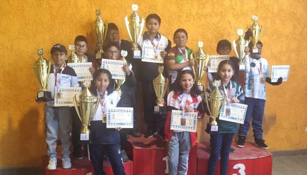 Los vencedores del Nacional Individual Primaria. Foto: Federación Boliviana de Ajedrez.