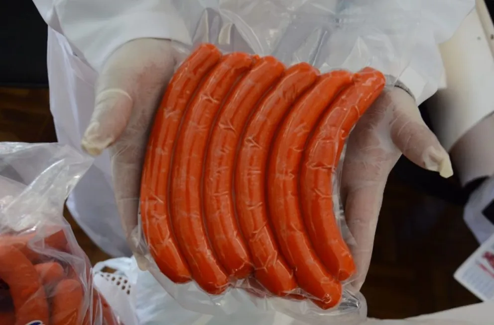 Las salchichas son un producto demandado en la fiesta tradicional. Foto: ABI 