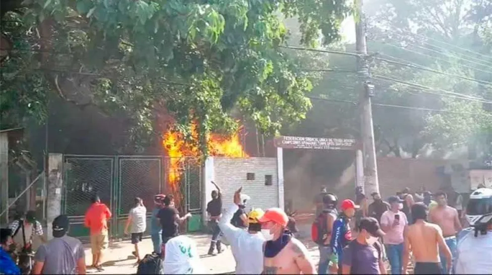 La quema de la "Única" ocurrió la tarde del 11 de noviembre de 2022. Foto: RRSS