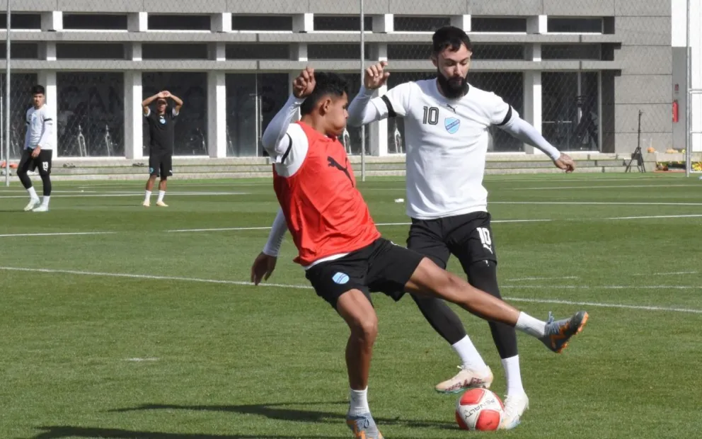 Jugadores celestes en pleno entrenamiento en Ananta. Foto: Club Bolívar.