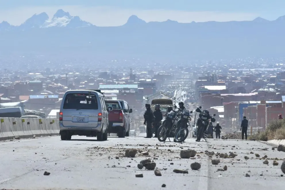 Las exportaciones bolivianas sufren perjuicio por los bloqueos. APG.