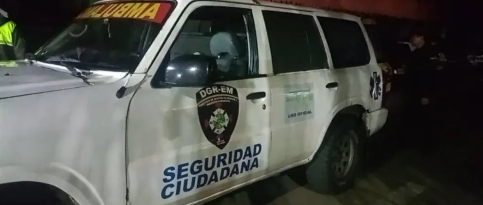 Un vehículo de las autoridades policiales que acudieron al bioparque. Foto: Unitel