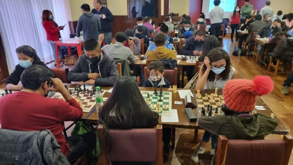 Varios pensadores en una edición pasada del Intercolegial. Foto: Club Blitz.