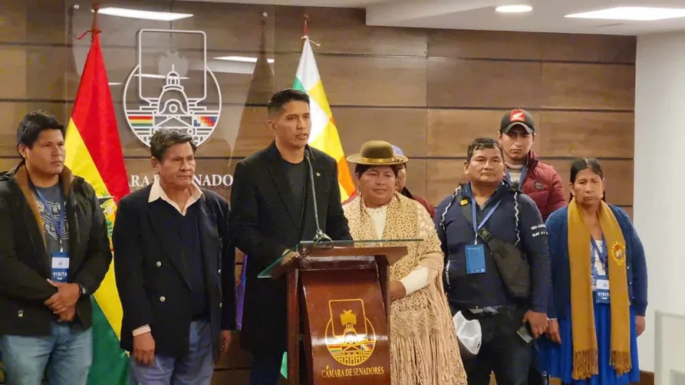 El presidente del Senado, Andrónico Rodríguez, durante la conferencia de hoy. Foto: APG