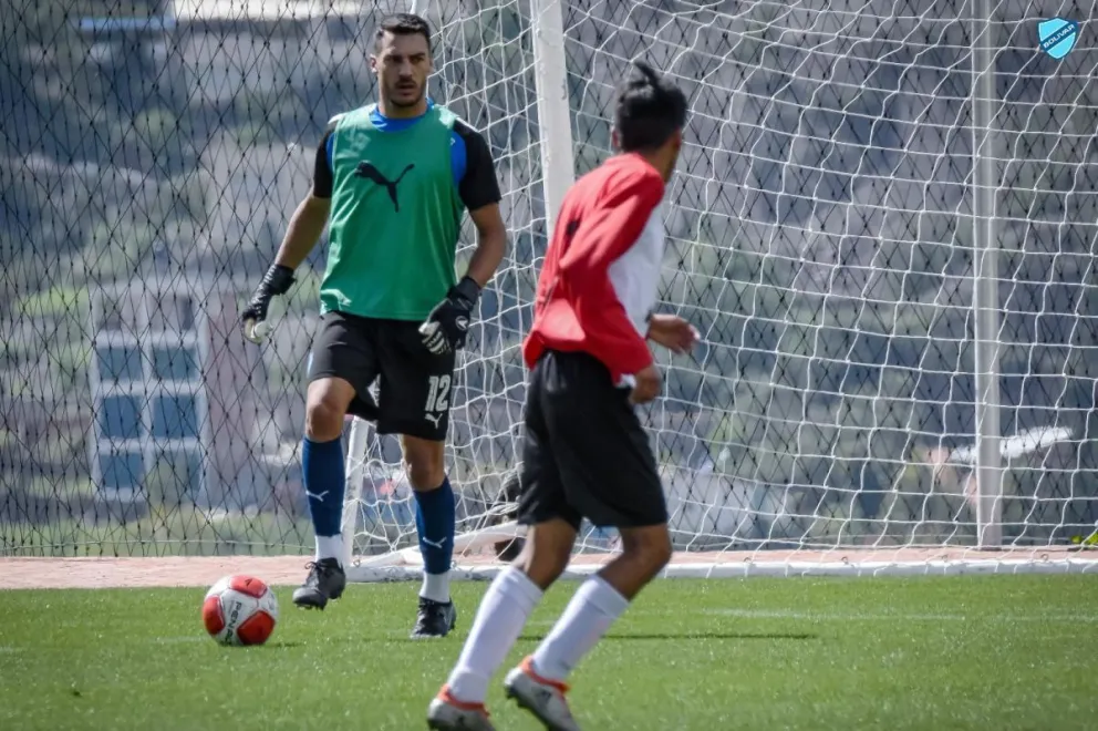 El golero argentino en una práctica en el CAR Guido Loayza. Foto Bolívar