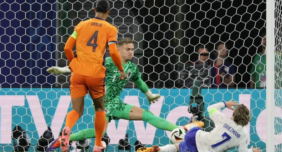 Inmejorable ocasión que desperdició el francés Antoine Griezmann. Foto: EFE
