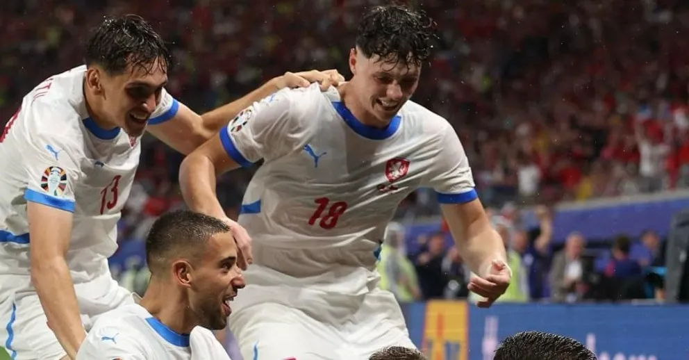 Jugadores de República Checa en el festejo de su gol contra Portugal. Foto: UEFA