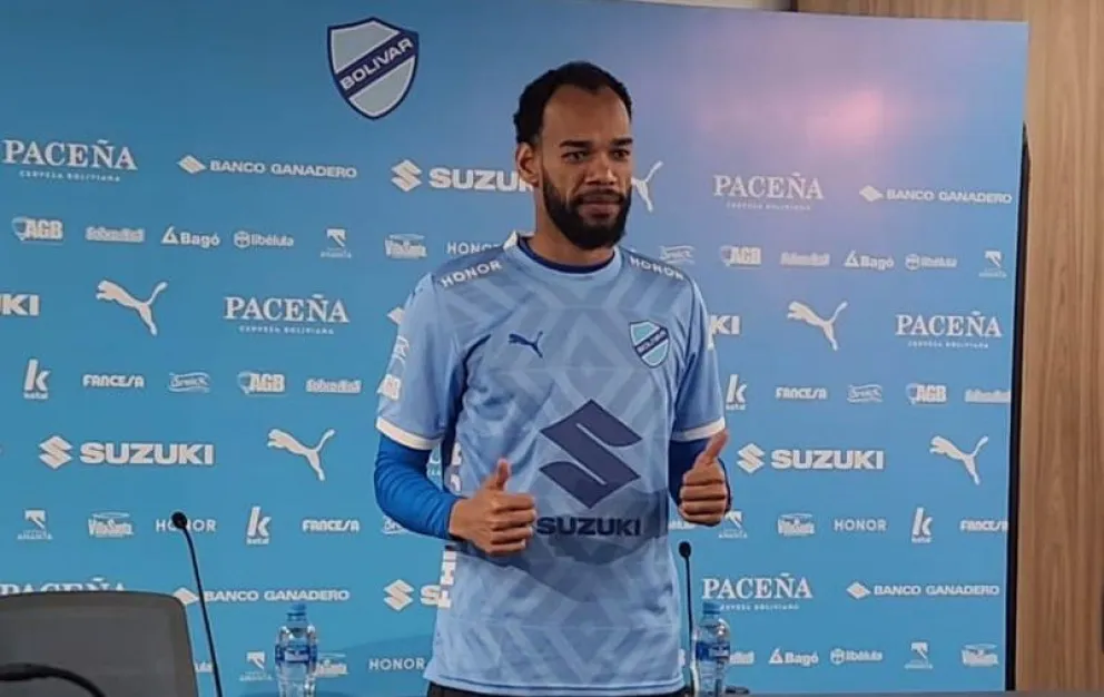 El defensor brasileño luce la casaca de Bolívar. Foto: Sports 360.