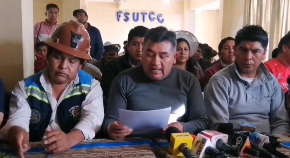 Los representantes del Pacto de Unidad "arcista" de Cochabamba dieron el domingo una conferencia prensa. Foto: Radio Illimani - Red Patria Nueva