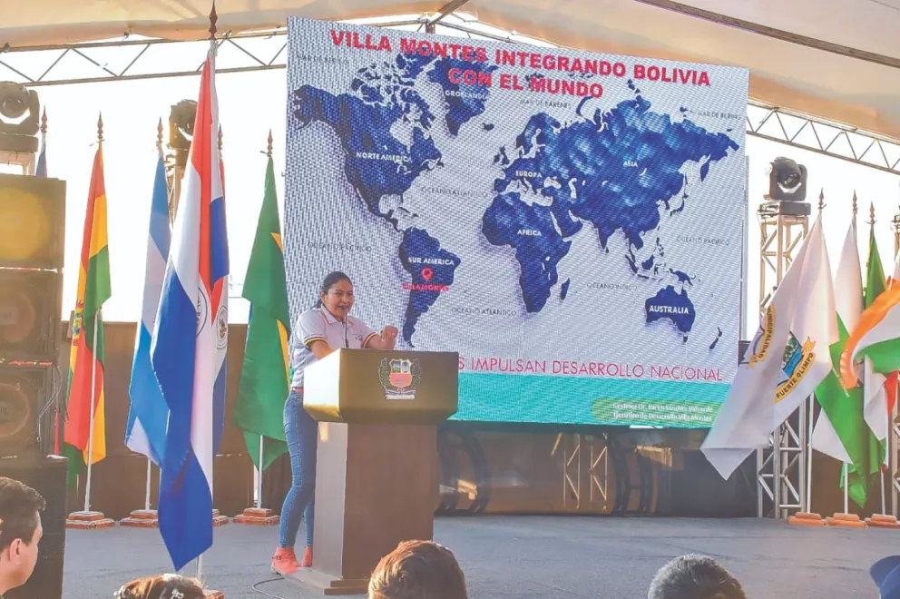 Karen Sánchez durante su participación en el foro de Paraguay. Foto: Facebook de Karen Sánchez