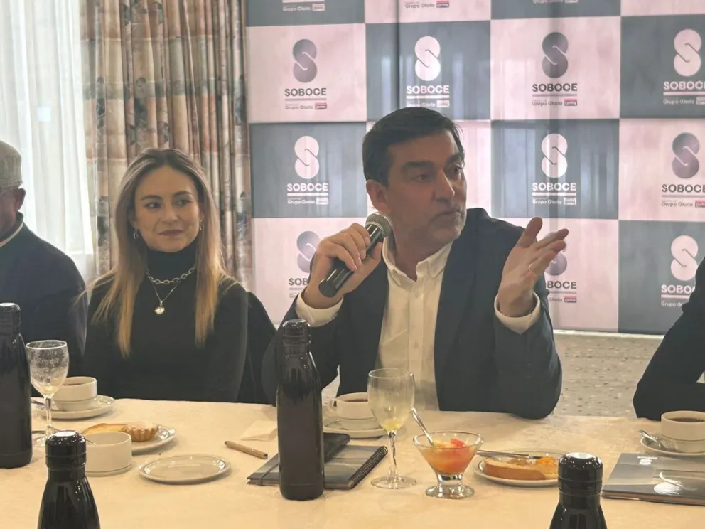 El gerente general de Soboce, Francisco Javier Shwortshik en un desayuno trabajo con los medios de comunicación hoy. Foto: Soboce