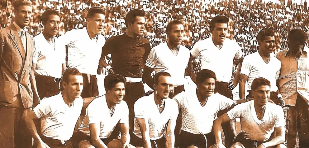 Formación inicial de la selección boliviana que le ganó a Uruguay por vez primera en la Copa América de 1949. Foto: Conmebol.