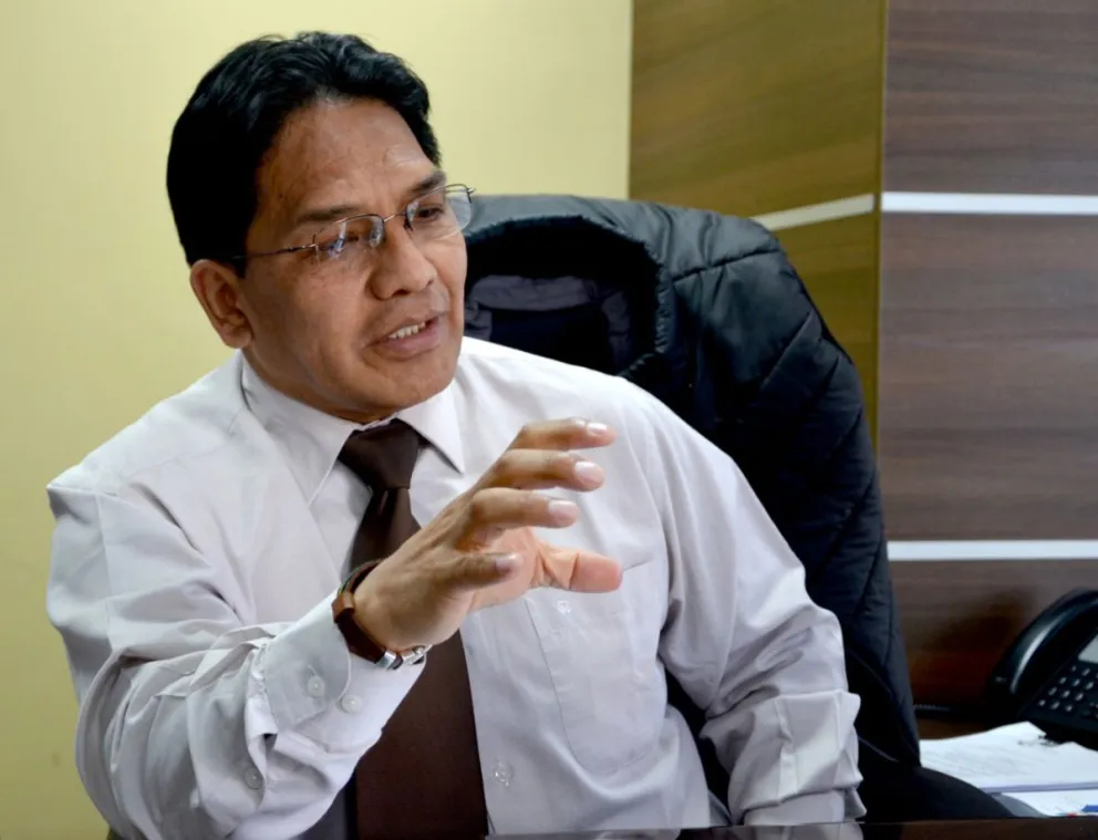 El viceministro de Defensa del Consumidor Jorge Silva en conferencia. FOTO: ABI