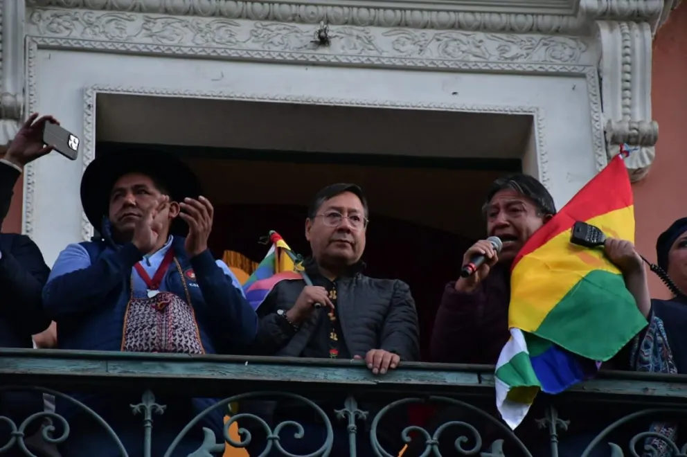 Luis Arce en el balcón de Palacio Quemado.  Foto: APG 