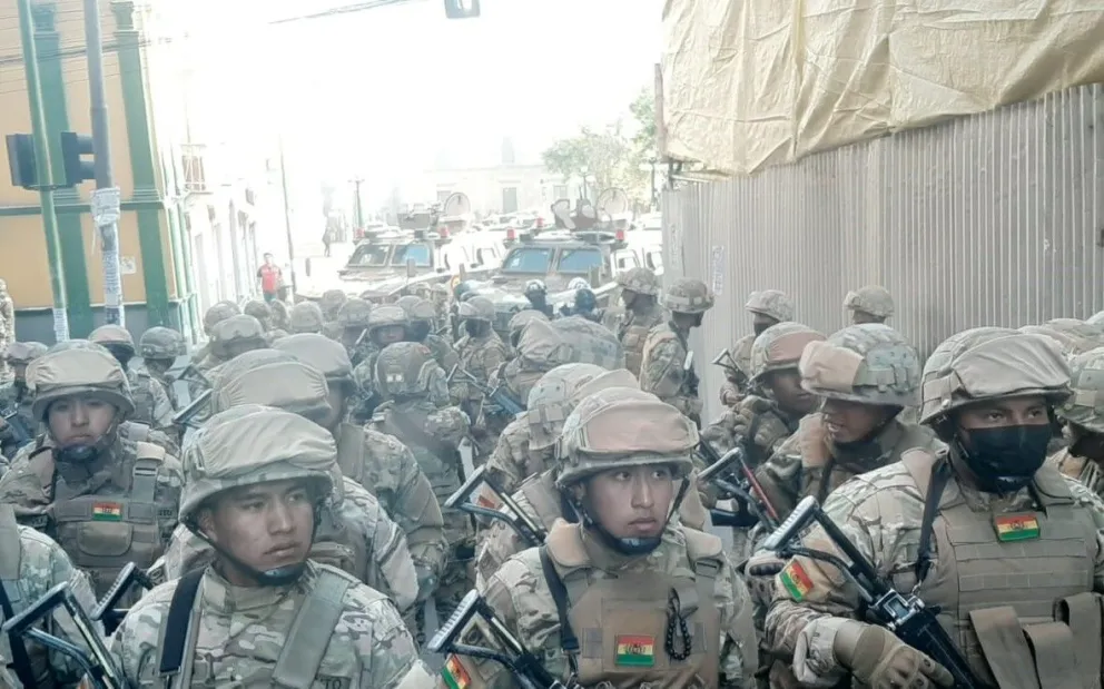 El 26 de junio un grupo de militares tomaron la plaza Murillo. Foto: Mirna Echave