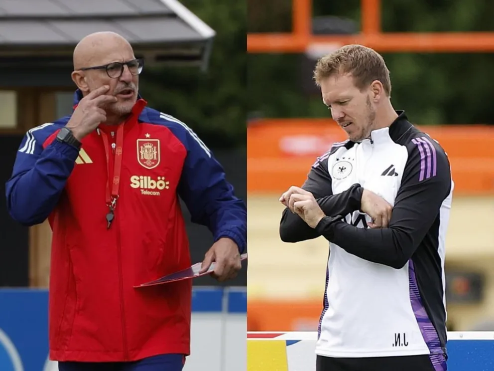 Luis de la Fuente (izq.), entrenador de España, y Julian Nagelsmann, el DT de Alemania, en las prácticas de sus selecciones. Fotos: EFE