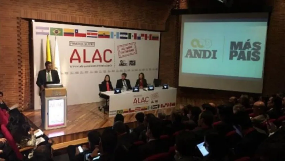 Expertos de la ALAC durante una anterior cumbre. Foto: andi.com.co