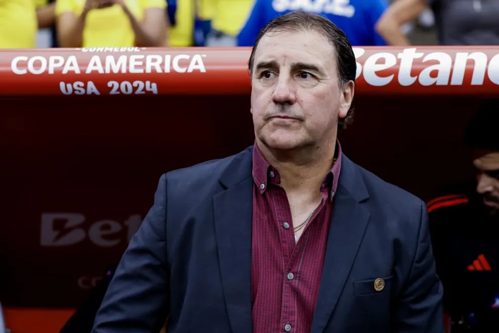 El entrenador de Colombia, Néstor Lorenzo, durante el partido con Panamá. Foto: EFE