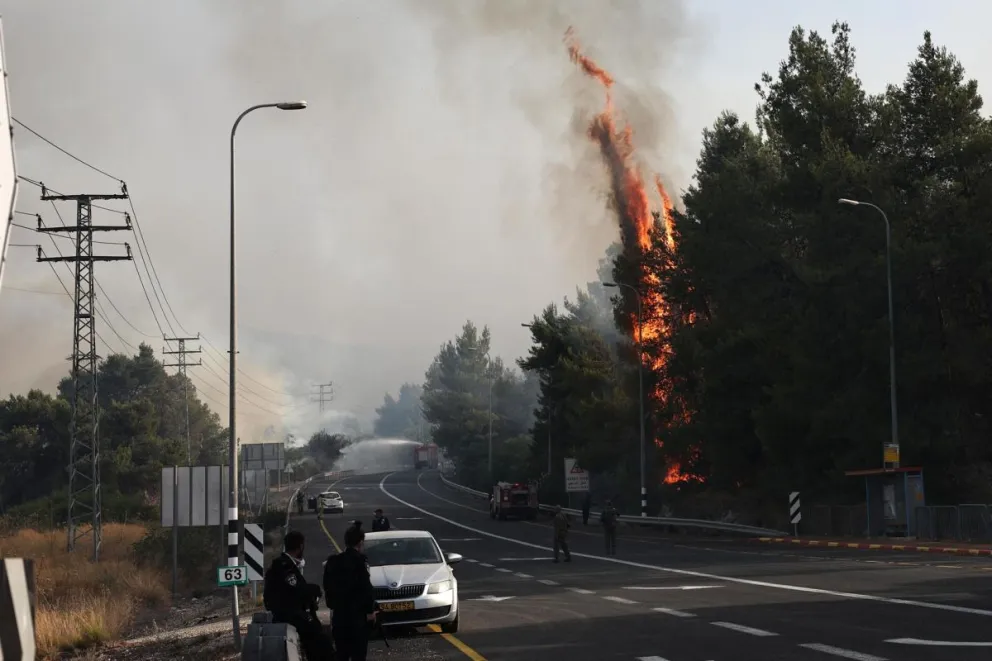 La tensión en la frontera entre Israel y Líbano no disminuye. En la imagen, fuego causados por proyectiles disparados desde el sur del Líbano el pasado 4 de julio. Foto: EFE