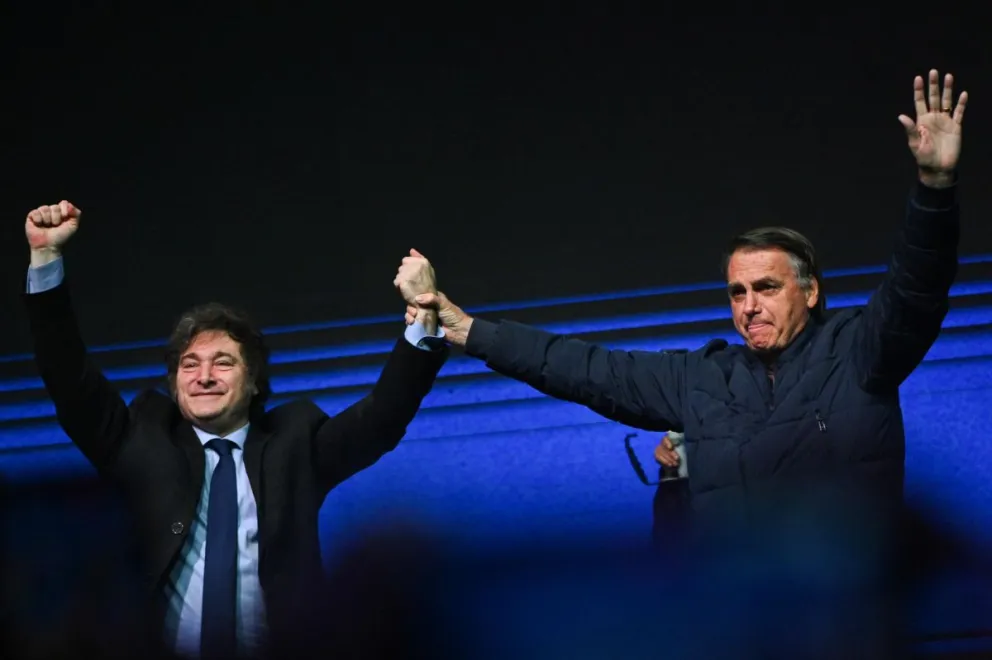 El presidente de Argentina, Javier Milei con el expresidente de Brasil, Jair Bolsonaro. Foto: EFE