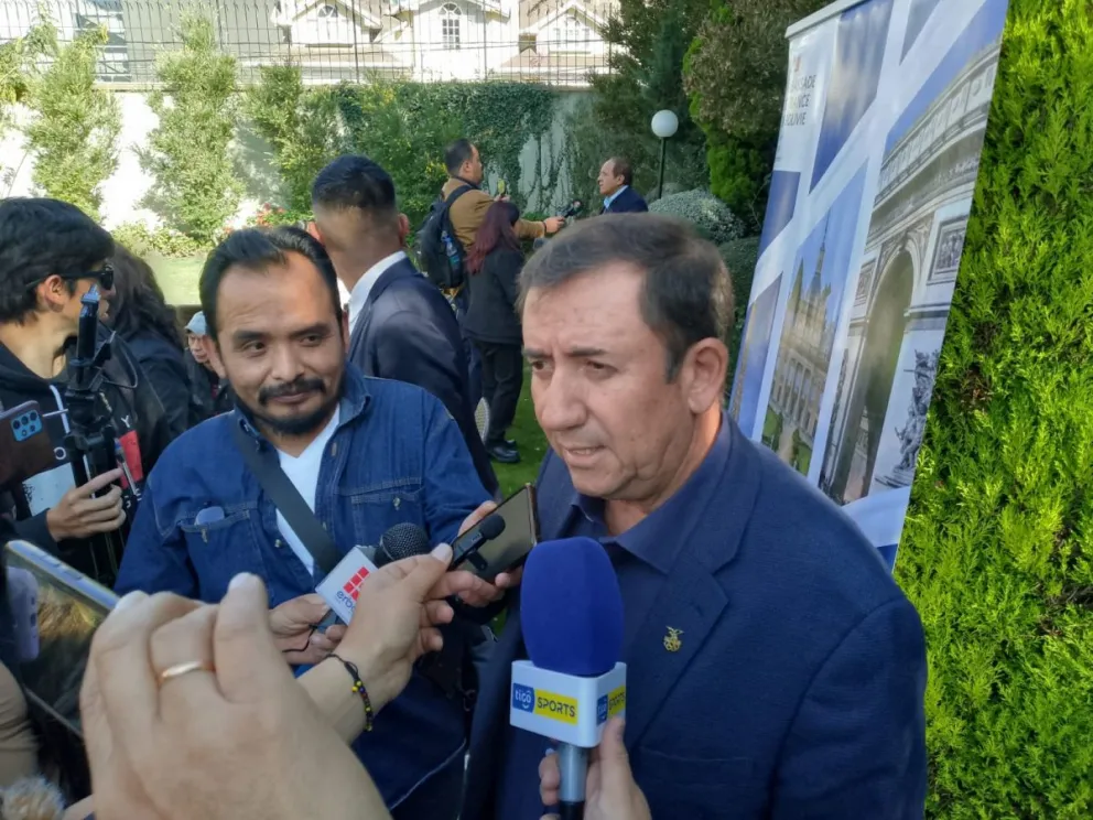 El presidente del Comité Olímpico Bolivia en declaraciones a la prensa hoy. Foto Sports 360