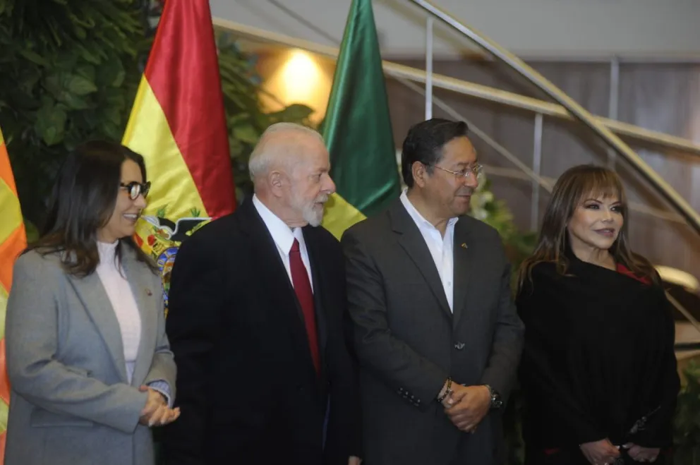 El presidente de Brasil Luiz Inacio Lula Da Silva junto al presidente Luis Arce. Foto: APG
