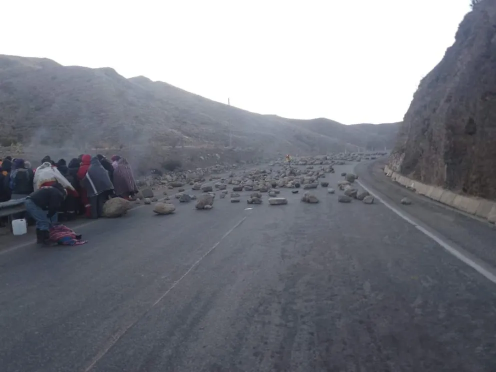 Bloqueo de los comunarios de Puna. Foto: Radio Kawsachum Coca