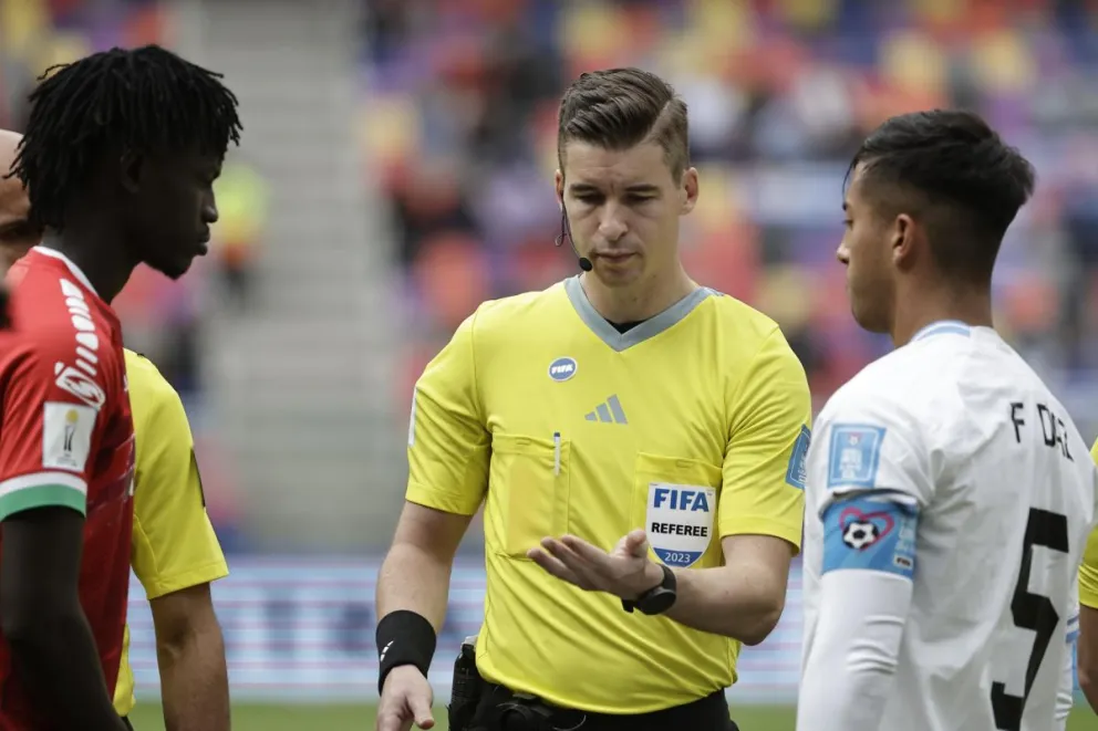 El árbitro François Letexier en un partido anterior. Foto: EFE.