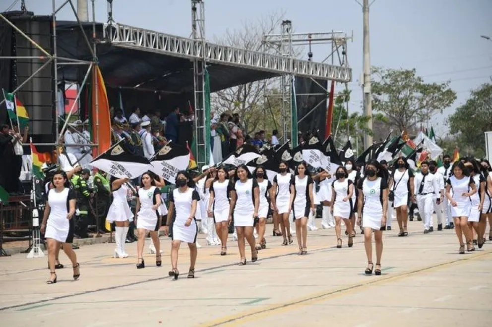 Un desfile cívico representa una erogación de Bs 120.000. Foto: ABI