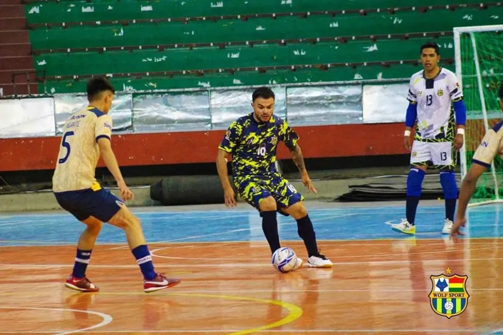 Partido entre Wolf Sport (de verde) y Víctor Muriel. Foto: Wolf Sport.