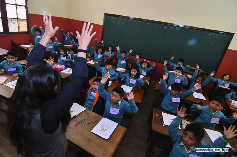 Las clases en las unidades educativas podrían retornar recién a fin de mes. Foto: xinhuanet